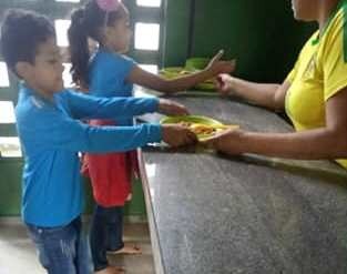 Camacã: Secretaria de Educação e Nutricionistas testam aceitabilidade da merenda escolar no município
